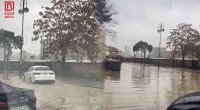 Bakının mərkəzində bu küçəni su basdı – VİDEO