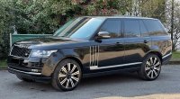 Xırdalanda &ldquo;Range Rover&rdquo;in şüşələri və işıqları sındırıldı