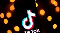 “TikTok”da arvadına mesaj yazan sinif yoldaşını bıçaqladı