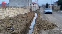 Masazırda içməli su borusu bir ildən çoxdur ZƏDƏLƏNİB &ndash; Tonlarla su çölə axır &ndash; VİDEO