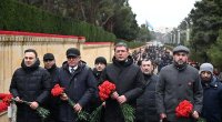 MEDİA nümayəndələri Şəhidlər xiyabanını ziyarət ediblər &ndash; FOTO
