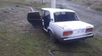 Oğuzda avtomobil işıq dirəyinə çırpıldı - 3 yaralı var &ndash; FOTO