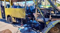 Rusiya ordusu Ukraynada avtobusa zərbə endirdi: 3 ölü, 12 yaralı var - FOTO