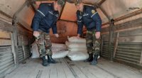 Yolu bağlanan Qonaqkəndə ərzaq aparıldı - FOTO/VİDEO