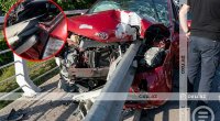 Bakıda "Prius" dəmir məhəccərə çırpıldı: Ölən var - VİDEO