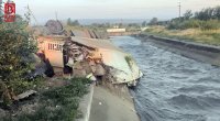 Qusarda yük maşını aşdı: Badımcanlar yol kənarına töküldü