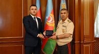 Zakir Həsənov Aqil Qurbanova medal təqdim etdi - Fotolar