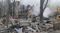 Xarkovda raket yaşayış binasına düşdü: Ölən və yaralılar var