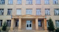 Bakıda məktəbin həyətində BIÇAQLANMA