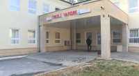 Qaxda minik avtomobili qaz xəttinə çırpılaraq aşdı