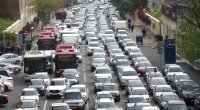 Səbirsiz sürücülərin tıxacda yaratdığı TƏHLÜKƏ &ndash; Adi qayda pozuntusu, yoxsa avtoxuliqanlıq?