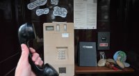 Qəbiristanlıqda ölənlərlə "danışmaq" üçün telefon köşkü quraşdırıldı – FOTO