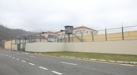 Cəzaçəkmə müəssisəsinə diş məcununun içərisində narkotik keçirmək istədi &ndash; FOTO