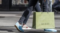 Gucci lüks sənayenin əsas qaydasını pozur: moda evi niyə qiymətləri aşağı salır?