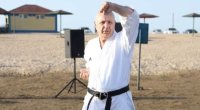 Deputat dəniz kənarında karate ilə məşğul oldu - FOTO