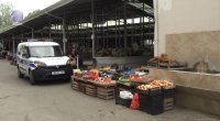44 yaşlı kişi pula görə bazarın ortasında anasını bıçaqladı - VİDEO