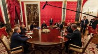 Kremldə Putinlə görüş 3 saatdan çox çəkdi - VİDEO