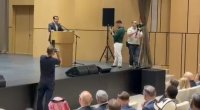 Prezidentin köməkçisi Xankəndidə diplomatları belə salamladı &ndash; VİDEO