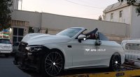 Toy karvanında gəlin maşını işıq dirəyinə çırpıldı