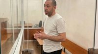 "Gördüm ki, arvadım qaşlarını səliqəyə salıb, döydüm"
