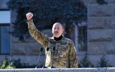 İlham Əliyev: “Azərbaycan Ordusu özünü paradlarda deyil, döyüş meydanında nümayiş etdirdi” – VİDEO