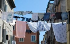 Bakının mərkəzində eyvandan paltar asmaq qadağandır? – ARAŞDIRMA