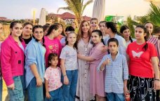 Arzu Əliyeva sosial qayğıya ehtiyacı olan uşaqlarla "Sea Breeze"də - VİDEO