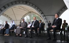 Prezidentlər Cıdır düzündə Qarabağ atlarının şousunu izlədilər – FOTO