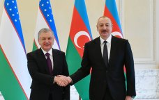 Şavkat Mirziyoyev İlham Əliyevi Zəfər Günü münasibətilə təbrik etdi