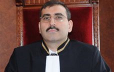 Ədliyyə Akademiyasının rektoru təyin olunan Rövşən İsmayılov KİMDİR? – DOSYE