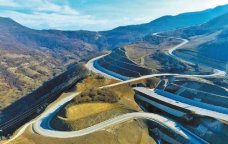 Azad edilmiş ərazilərdə uzunluğu 3700 kilometrdən çox olan avtomobil yolları inşa olunur