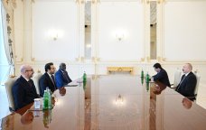 İlham Əliyev &ldquo;Zayed İnsan Qardaşlığı Mükafatı&rdquo; ilə bağlı nümayəndə heyətini qəbul etdi - FOTO/VİDEO