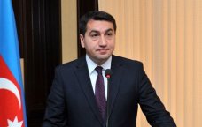 Hikmət Hacıyev: “Sülh Şurasında Azərbaycan və Ermənistan liderlərinin əl sıxmasının dərin simvolik mənası var”