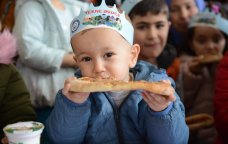 Uşaq və yeniyetmələrin oruc tutması düzgündür? &ndash; İlahiyyatçı və həkimlərdən TƏZADLI YANAŞMA