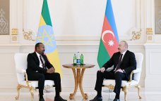 İlham Əliyevin Efiopiyanın Baş naziri ilə təkbətək görüşü keçirildi - FOTO