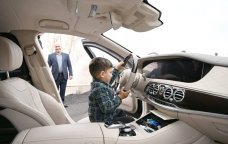 Xocavəndə qayıdan azyaşlı Prezidentin avtomobilində sükan arxasında - FOTO/VİDEO