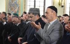 Bakıda bayram namazı qılındı &ndash; FOTO/VİDEO