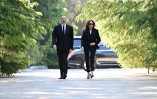 İlham Əliyev və Mehriban Əliyeva Fəxri xiyabanda &ndash; FOTO/VİDEO