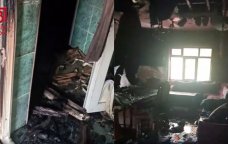 Tanınmış həkimin evi yanaraq külə döndü &ndash; VİDEO