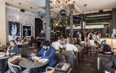150-200 manatlıq məzun paketləri - Zərurət, yoxsa marketinq oyunu?