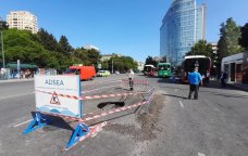 Paytaxtın mərkəzində yol çökmələrinin səbəbi bəlli oldu &ndash; RƏSMİ 