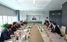 Mikayıl Cabbarov ABŞ rəsmisi ilə investisiya layihələrini müzakirə etdi - FOTO