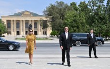İlham Əliyev Ümummilli Liderin Naxçıvanda abidəsini ziyarət etdi - FOTO/VİDEO
