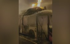 Bakının mərkəzində avtobus yandı &ndash; VİDEO