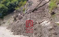 Quba-Xınalıq yolunda torpaq sürüşməsi &ndash; Hərəkət məhdudlaşdı &ndash; ÖZƏL/VİDEO