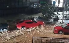 Tbilisi küçələri SU ALTINDA - VİDEO
