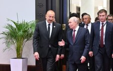 İlham Əliyev Vladimir Putinlə ayaqüstü söhbət etdi &ndash; FOTO/VİDEO