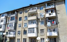 Köhnə binalarda balkon paradoksu &ndash; Küçəyə və həyətə baxanları kim TƏMİR ETMƏLİDİR?