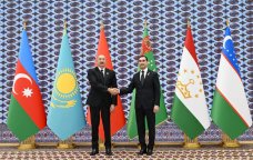 İlham Əliyevi &ldquo;Avaza&rdquo; Kompleksində Sərdar Berdiməhəmmədov QARŞILADI - FOTO/VİDEO