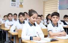 Məktəblərdə geyim formaları ilə bağlı monitorinqlərə BAŞLANILIR - VİDEO